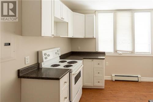 203 Isabella Street, Pembroke, ON - Indoor Photo Showing Kitchen