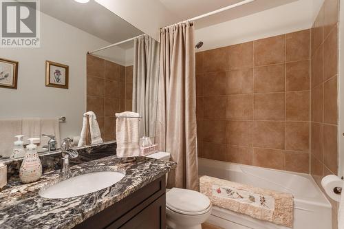 4630 Ponderosa Drive Unit# 112, Peachland, BC - Indoor Photo Showing Bathroom