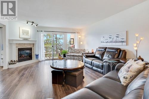 4630 Ponderosa Drive Unit# 112, Peachland, BC - Indoor Photo Showing Living Room With Fireplace