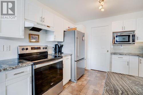 4630 Ponderosa Drive Unit# 112, Peachland, BC - Indoor Photo Showing Kitchen