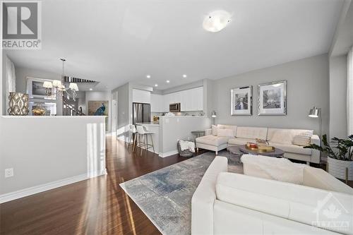 707 Vivera Place, Stittsville, ON - Indoor Photo Showing Living Room