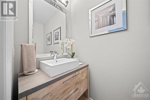 707 Vivera Place, Stittsville, ON - Indoor Photo Showing Bathroom