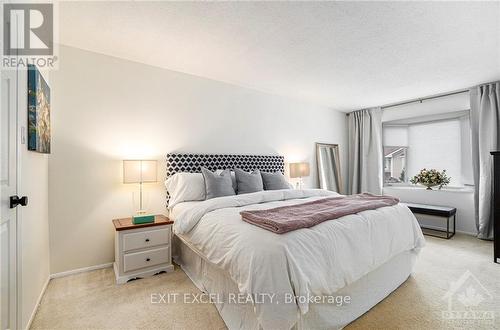 421 Valade Crescent, Ottawa, ON - Indoor Photo Showing Bedroom