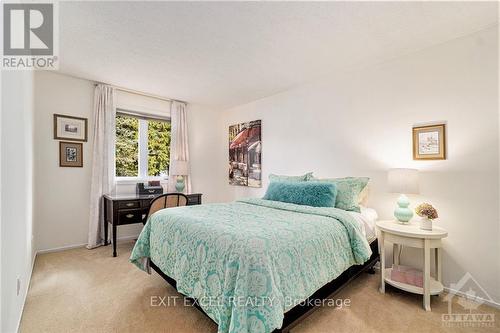 421 Valade Crescent, Ottawa, ON - Indoor Photo Showing Bedroom