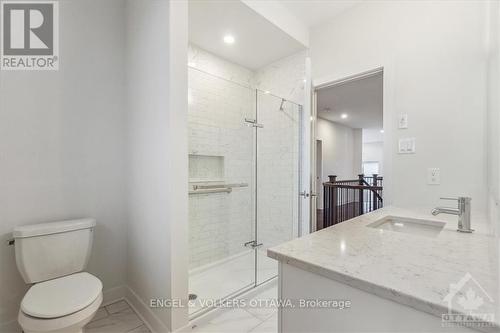 221 Soprano Avenue, Ottawa, ON - Indoor Photo Showing Bathroom