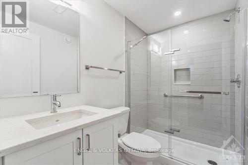 221 Soprano Avenue, Ottawa, ON - Indoor Photo Showing Bathroom