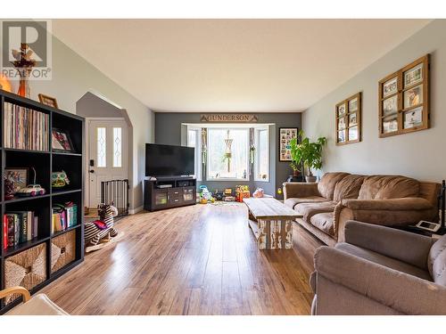 9588 Old Summit Lake Road, Prince George, BC - Indoor Photo Showing Living Room