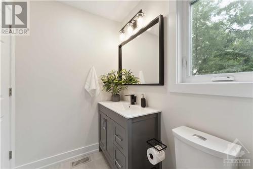 66 Prince Albert Street, Ottawa, ON - Indoor Photo Showing Bathroom