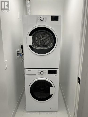 906 - 108 Peter Street, Toronto, ON - Indoor Photo Showing Laundry Room