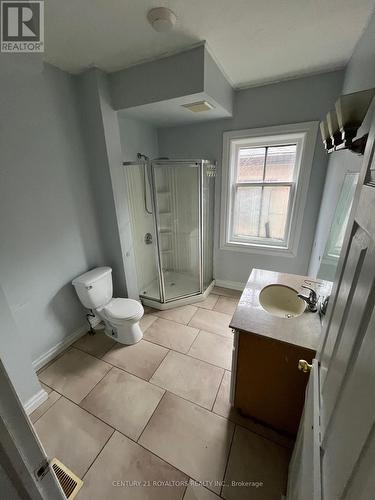 53 Boullee Street, London, ON - Indoor Photo Showing Bathroom