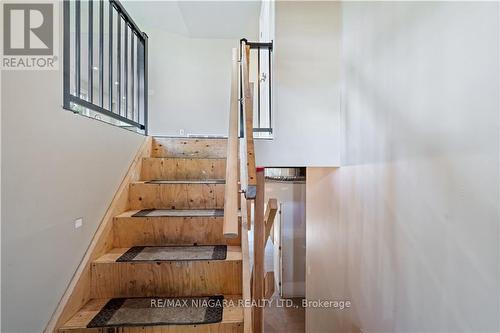 4032 Chippawa Parkway, Niagara Falls, ON - Indoor Photo Showing Other Room