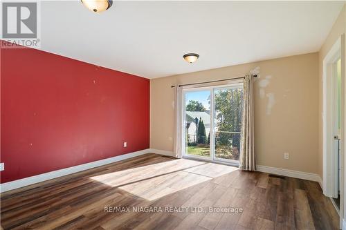 4032 Chippawa Parkway, Niagara Falls, ON - Indoor Photo Showing Other Room