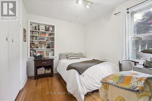 17 Tally Ho Drive, Hamilton, ON - Indoor Photo Showing Bedroom