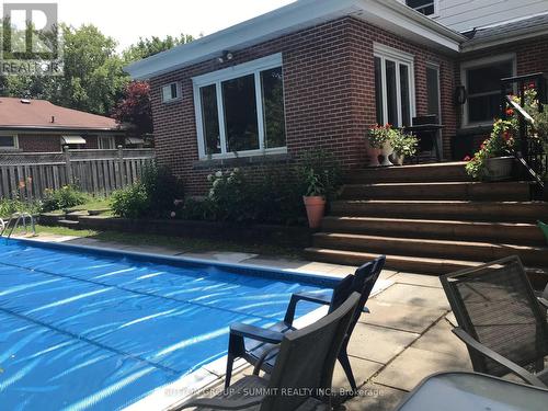 17 Tally Ho Drive, Hamilton, ON - Outdoor With In Ground Pool