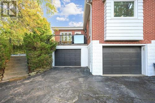 17 Tally Ho Drive, Hamilton, ON - Outdoor With Exterior