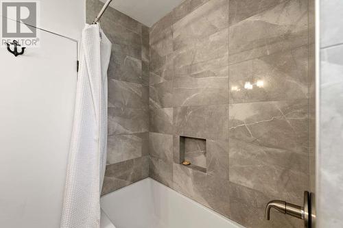 460 Eldorado Road, Kelowna, BC - Indoor Photo Showing Bathroom