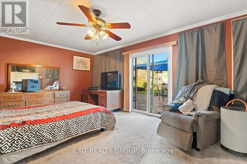 278 Riverside Parkway, Quinte West, ON - Indoor Photo Showing Bedroom