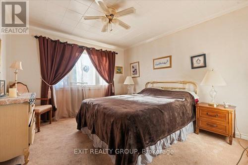 278 Riverside Parkway, Quinte West, ON - Indoor Photo Showing Bedroom