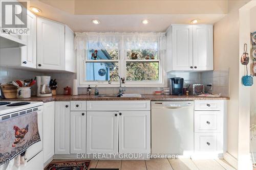 278 Riverside Parkway, Quinte West, ON - Indoor Photo Showing Kitchen With Double Sink