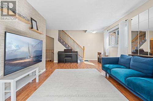 3 - 15 Meadow Lane, Barrie, ON - Indoor Photo Showing Living Room