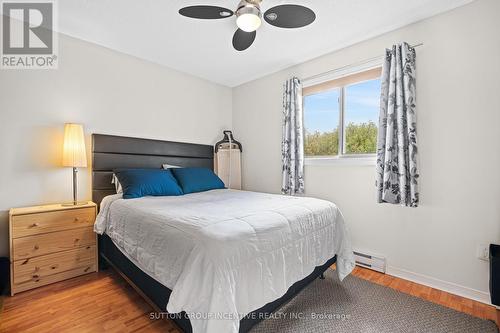 3 - 15 Meadow Lane, Barrie, ON - Indoor Photo Showing Bedroom