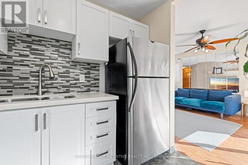 3 - 15 Meadow Lane, Barrie, ON - Indoor Photo Showing Kitchen With Stainless Steel Kitchen With Upgraded Kitchen