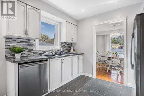 25 Eileen Drive, Barrie, ON - Indoor Photo Showing Kitchen With Double Sink