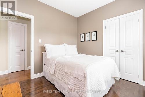 1962 Elana Drive, Severn, ON - Indoor Photo Showing Bedroom