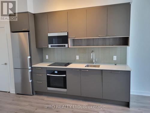 717 - 3005 Pine Glenn Road, Oakville, ON - Indoor Photo Showing Kitchen With Stainless Steel Kitchen