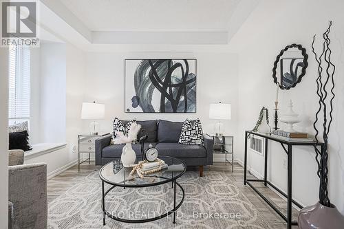 21 - 50 Hillcrest Avenue, Brampton, ON - Indoor Photo Showing Living Room