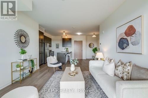 208 - 3028 Creekshore Common S, Oakville, ON - Indoor Photo Showing Living Room