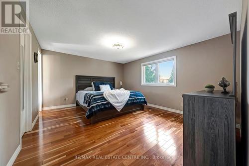 8 Lowell Street S, Cambridge, ON - Indoor Photo Showing Bedroom