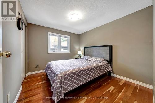 8 Lowell Street S, Cambridge, ON - Indoor Photo Showing Bedroom