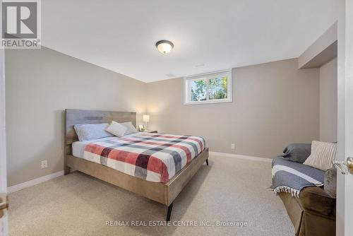 8 Lowell Street S, Cambridge, ON - Indoor Photo Showing Bedroom