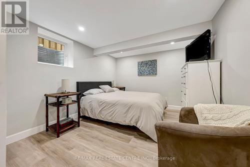 8 Lowell Street S, Cambridge, ON - Indoor Photo Showing Bedroom