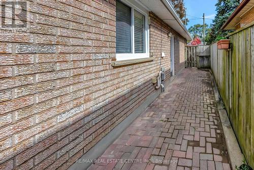 8 Lowell Street S, Cambridge, ON - Outdoor With Exterior