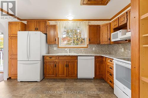 144 Macbeth Crescent, North Bay, ON - Indoor Photo Showing Kitchen