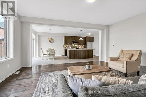 3 Kelso Drive, Haldimand, ON - Indoor Photo Showing Living Room