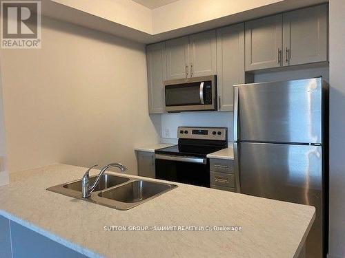 617 - 450 Dundas Street E, Hamilton, ON - Indoor Photo Showing Kitchen With Double Sink