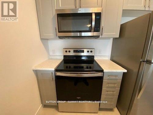 617 - 450 Dundas Street E, Hamilton, ON - Indoor Photo Showing Kitchen