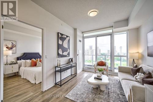 1106 - 32 Forest Manor Road, Toronto, ON - Indoor Photo Showing Living Room