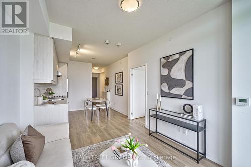 1106 - 32 Forest Manor Road, Toronto, ON - Indoor Photo Showing Living Room