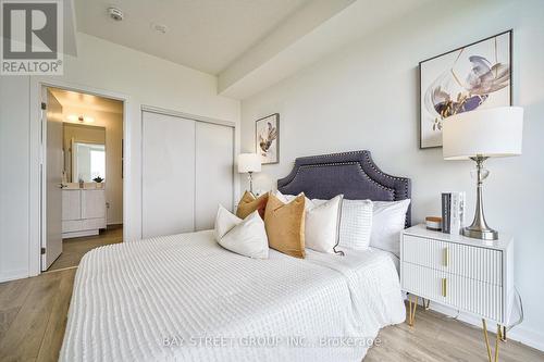 1106 - 32 Forest Manor Road, Toronto, ON - Indoor Photo Showing Bedroom