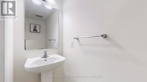 1056 Clipper Lane, Pickering, ON - Indoor Photo Showing Bathroom