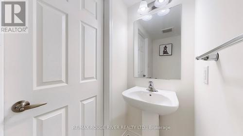 1056 Clipper Lane, Pickering, ON - Indoor Photo Showing Bathroom