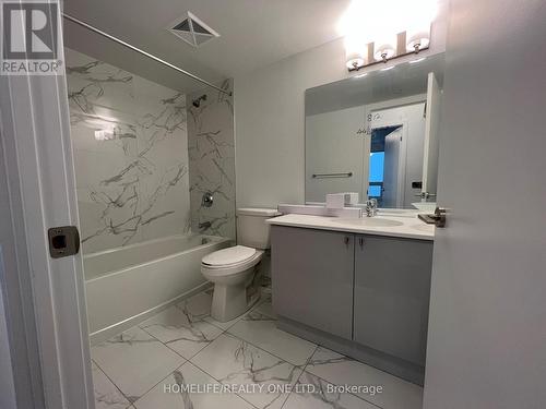 812 - 1480 Bayly Street, Pickering, ON - Indoor Photo Showing Bathroom