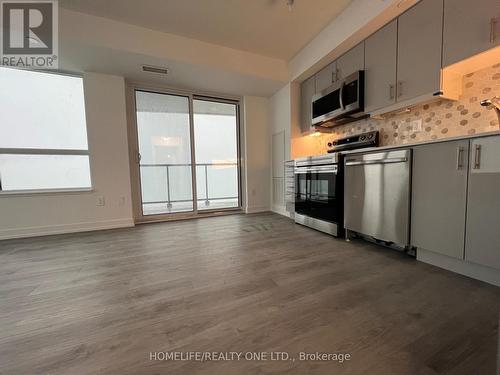 812 - 1480 Bayly Street, Pickering, ON - Indoor Photo Showing Kitchen