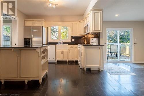 24 Springdale Boulevard, Guelph, ON - Indoor Photo Showing Kitchen