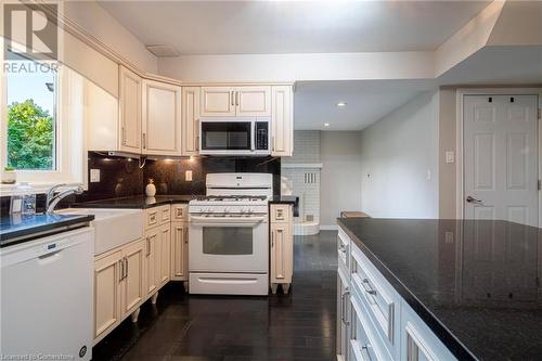 24 Springdale Boulevard, Guelph, ON - Indoor Photo Showing Kitchen