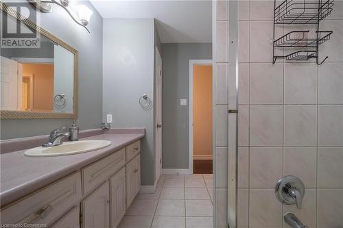 24 Springdale Boulevard, Guelph, ON - Indoor Photo Showing Bathroom